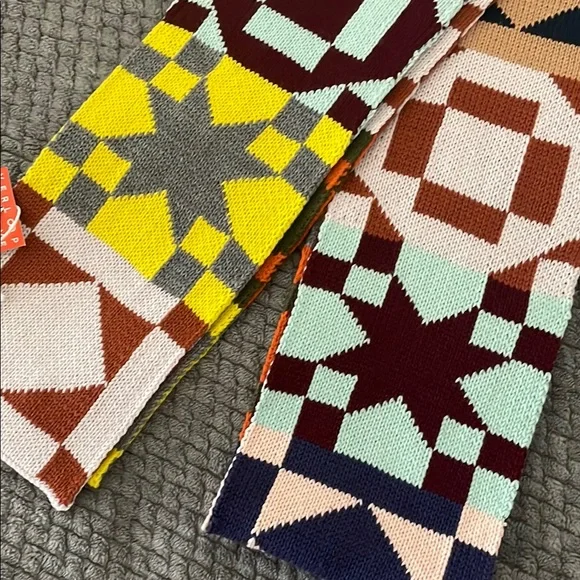 NWT Verloop Quilt Block  Geometric Knit Skinny Scarf - Picture 5 of 8